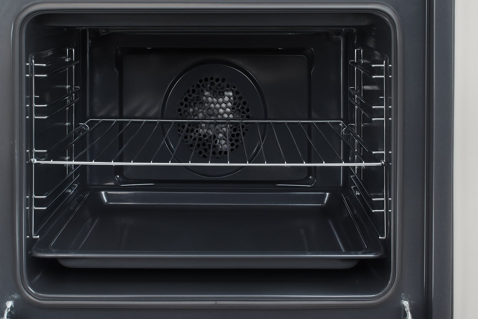 How to Clean an Oven with Baking Soda and Vinegar